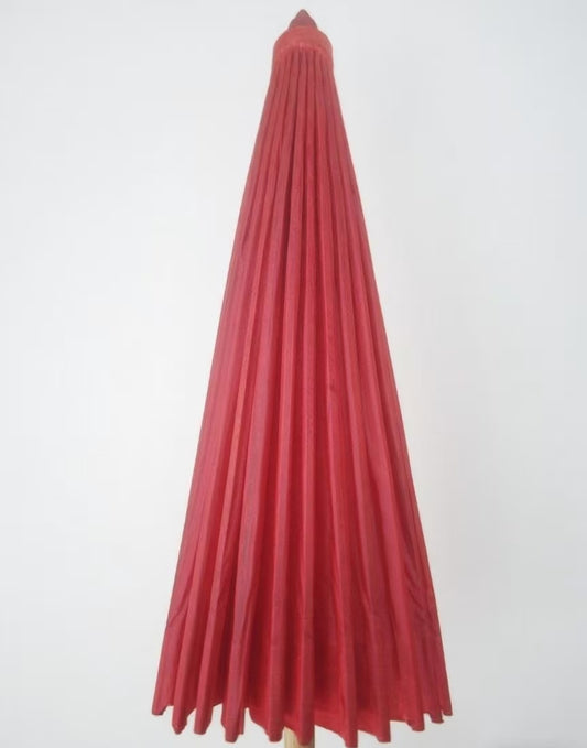 Festive red oil-perper umbrella